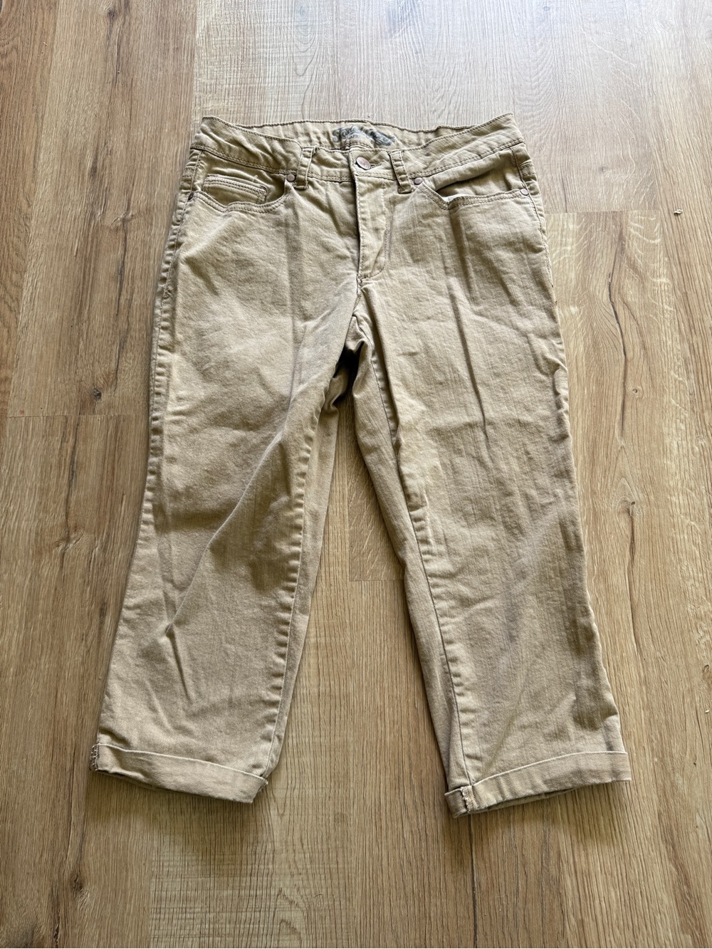 Women’s Faded Glory Khaki Capri, 8